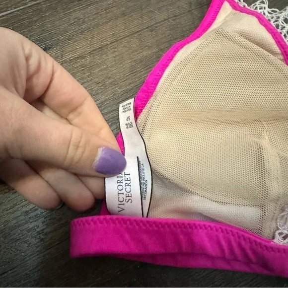 Victoria  secret on bra front closure bra S - Picture 4 of 4